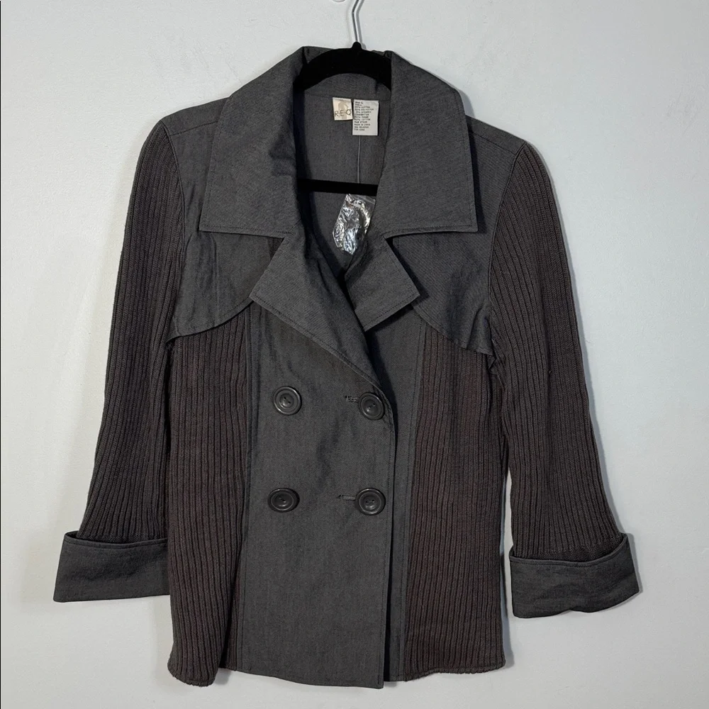 REQ Jacket Grey Double-Breasted Knit  3/4 Cuff Sleeve in Size L  NWT‎